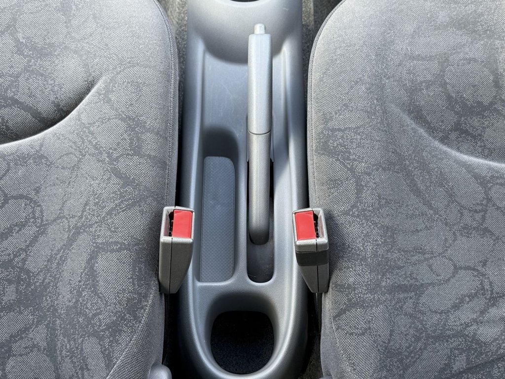 Used Toyota Yaris 2003 for sale - 77084794: Photo 37