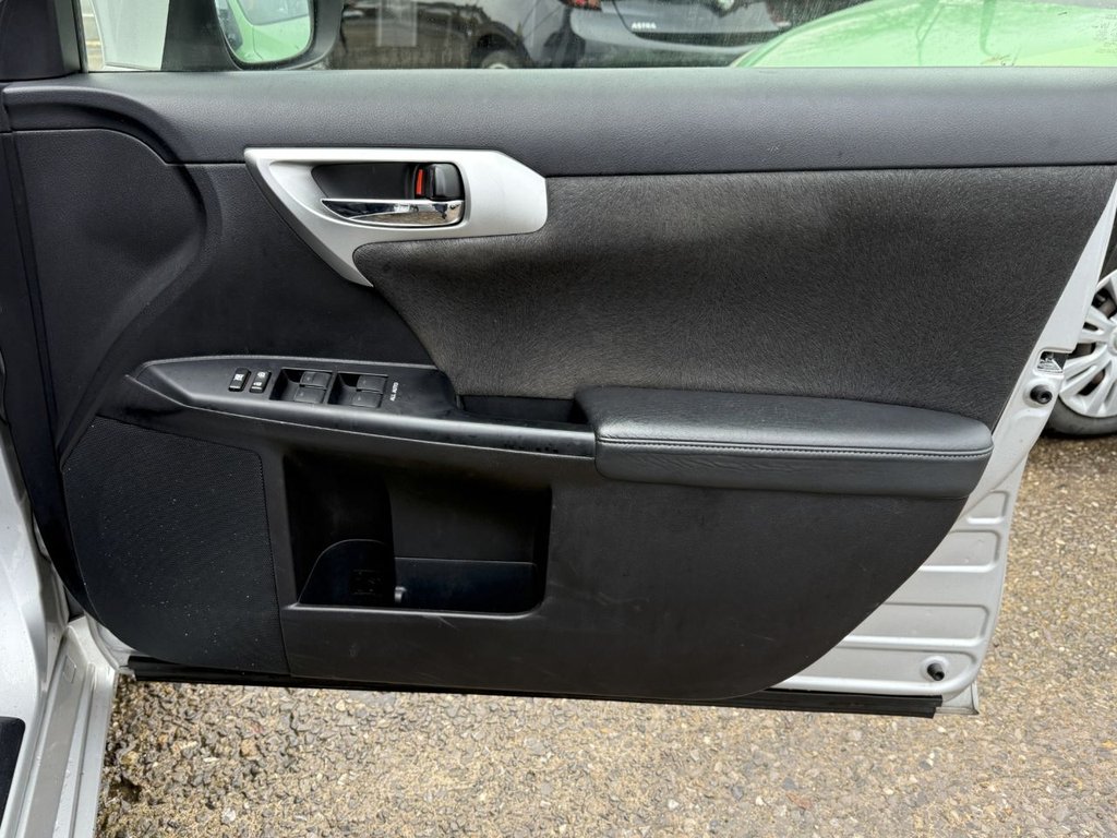 Used Lexus CT 2011 for sale - 76665726: Photo 32