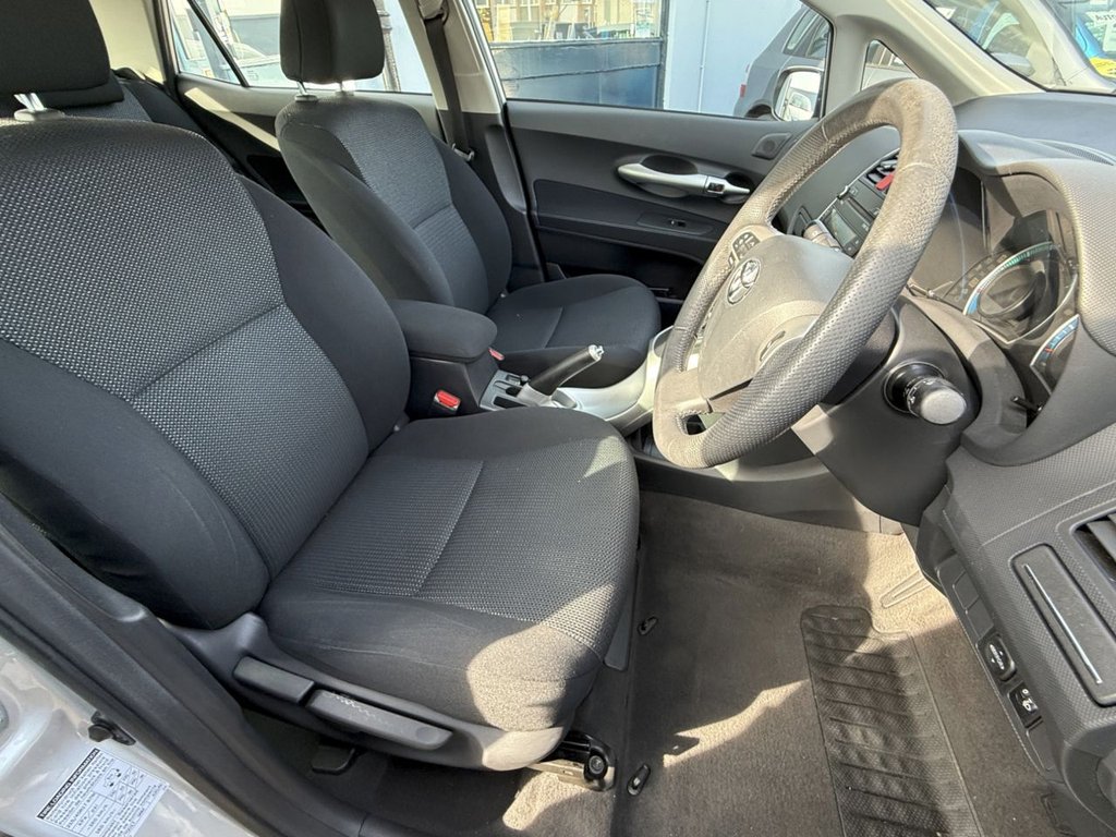 Used Toyota Auris 2011 for sale - 77976584: Photo 19