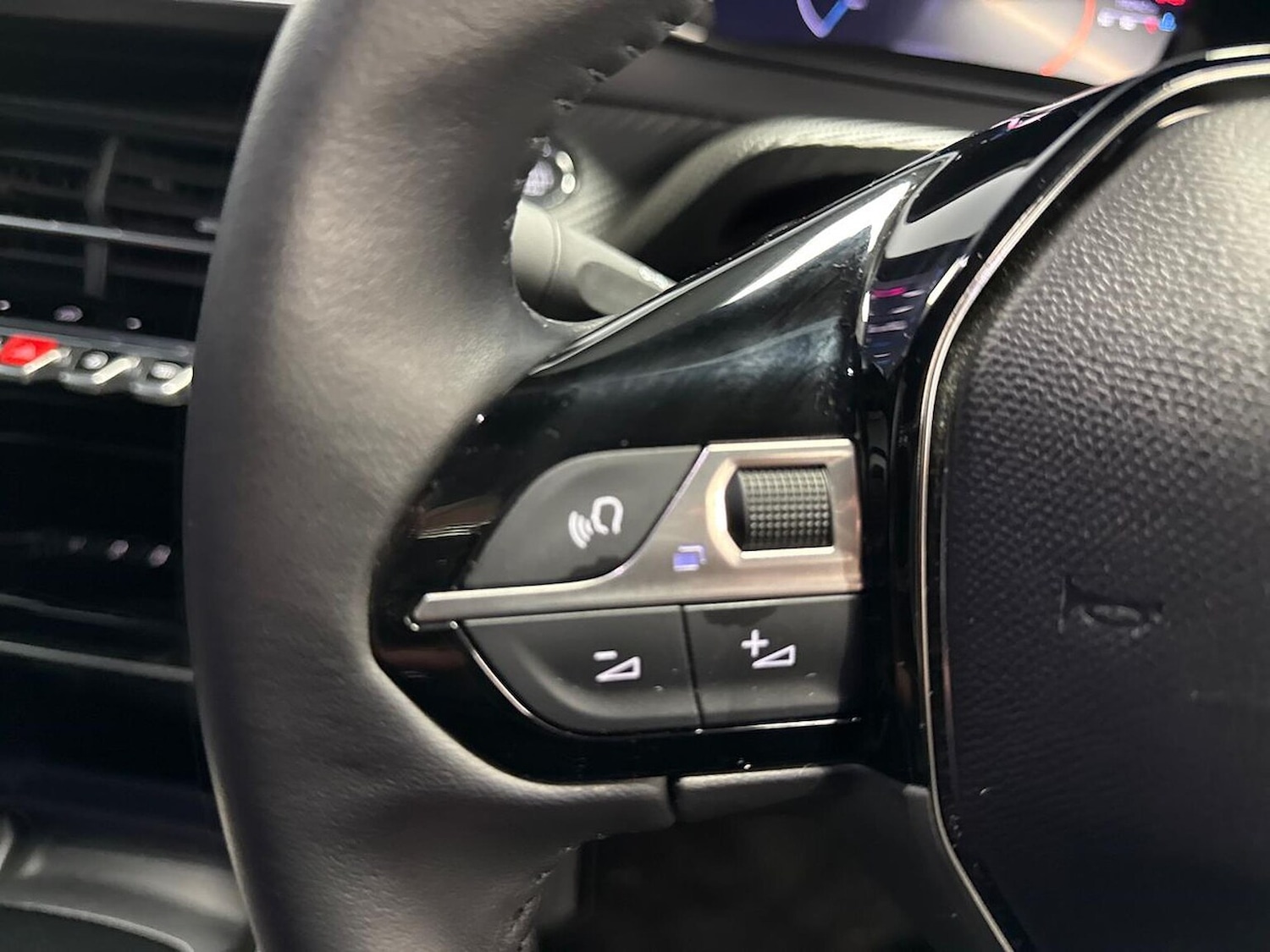 Used Peugeot 2008 2024 for sale - 76979896: Photo 24