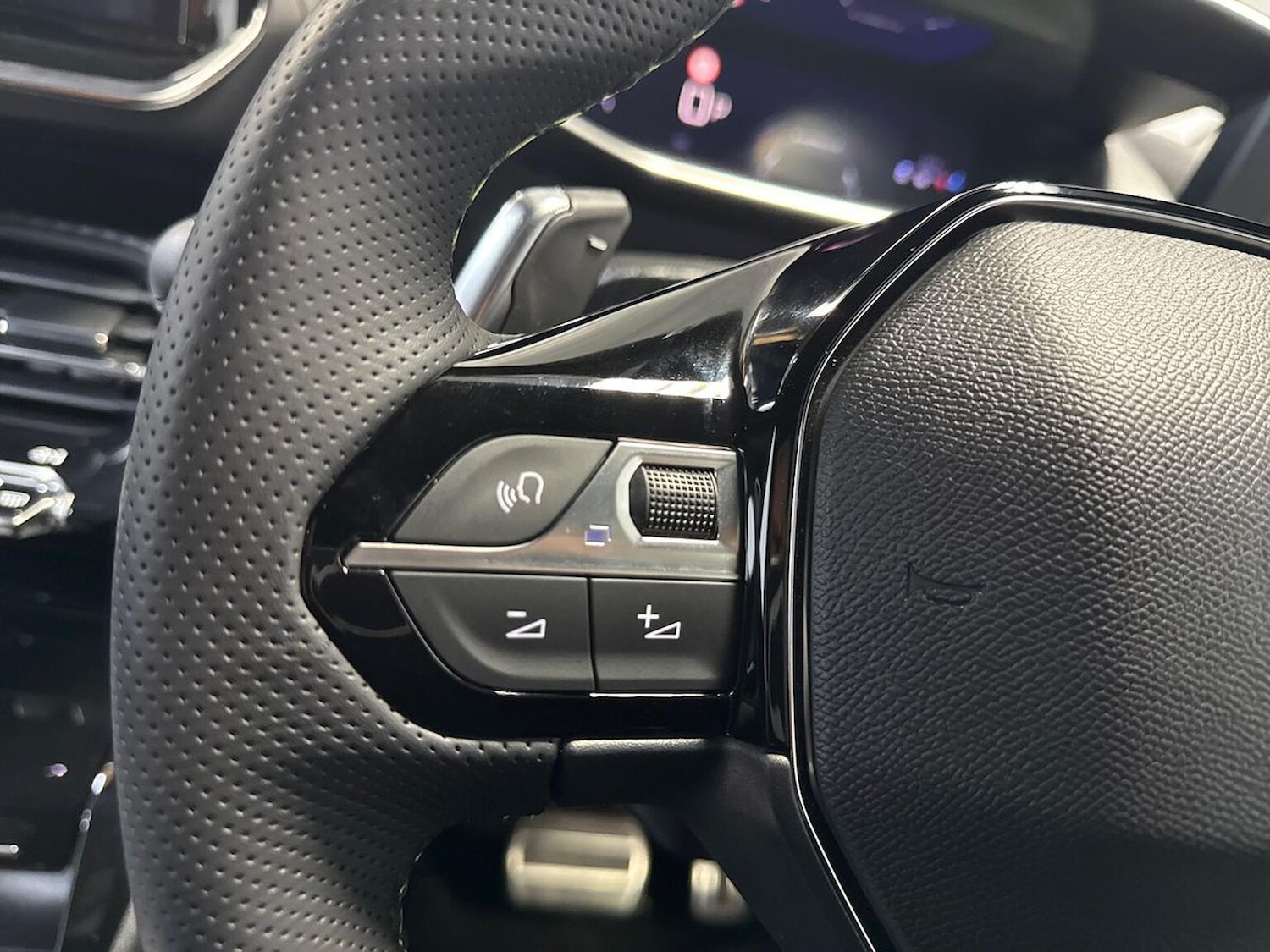 Used Peugeot 2008 2025 for sale - 76506125: Photo 24