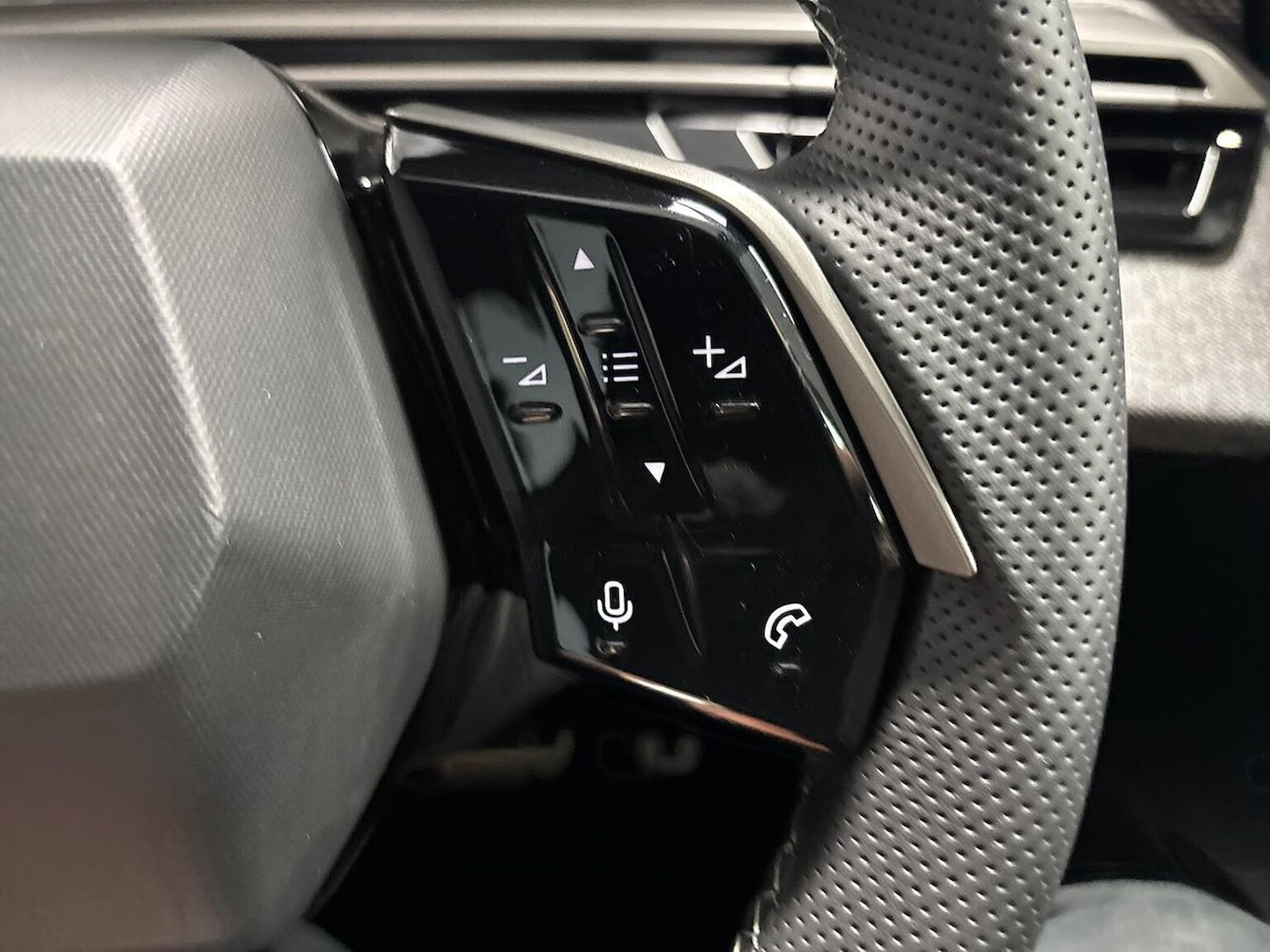 Used Peugeot 3008 2024 for sale - 76510717: Photo 25