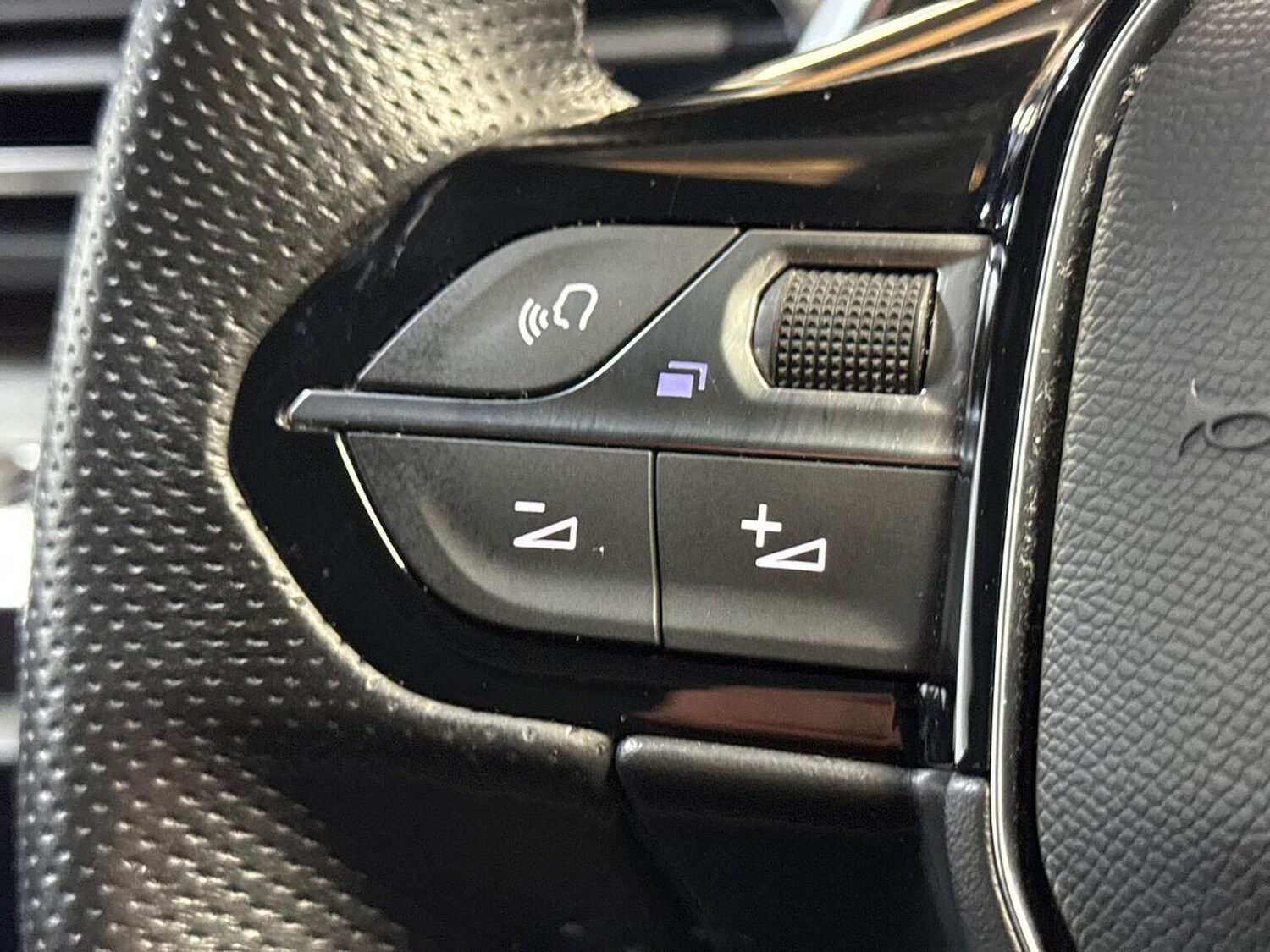 Used Peugeot 3008 2023 for sale - 76076437: Photo 25