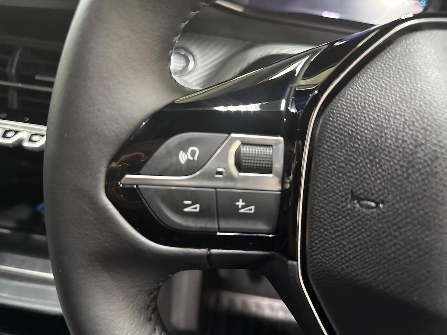 Used Peugeot 2008 2025 for sale - 76911236: Photo 24