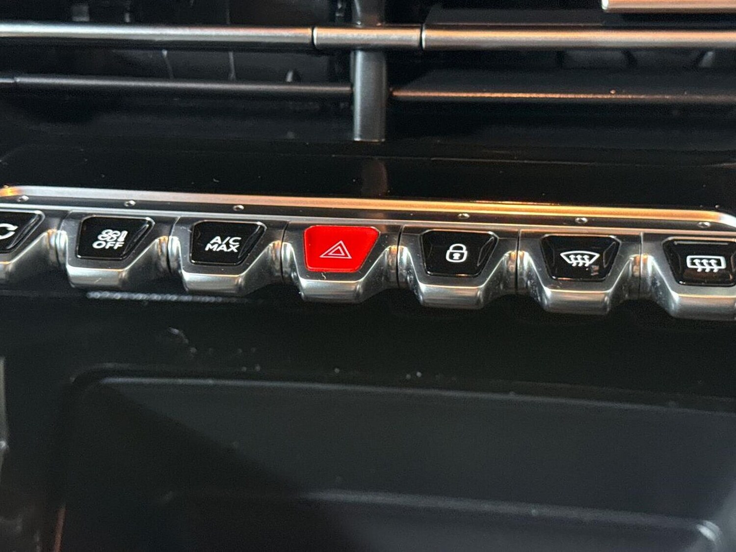 Used Peugeot 2008 2023 for sale - 78193885: Photo 24