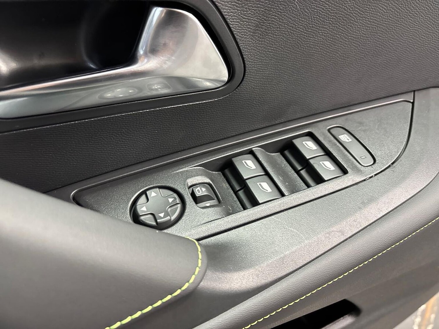 Used Peugeot 2008 2024 for sale - 76383348: Photo 21