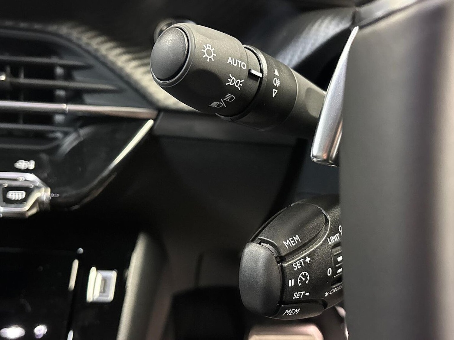 Used Peugeot 2008 2024 for sale - 76383348: Photo 27
