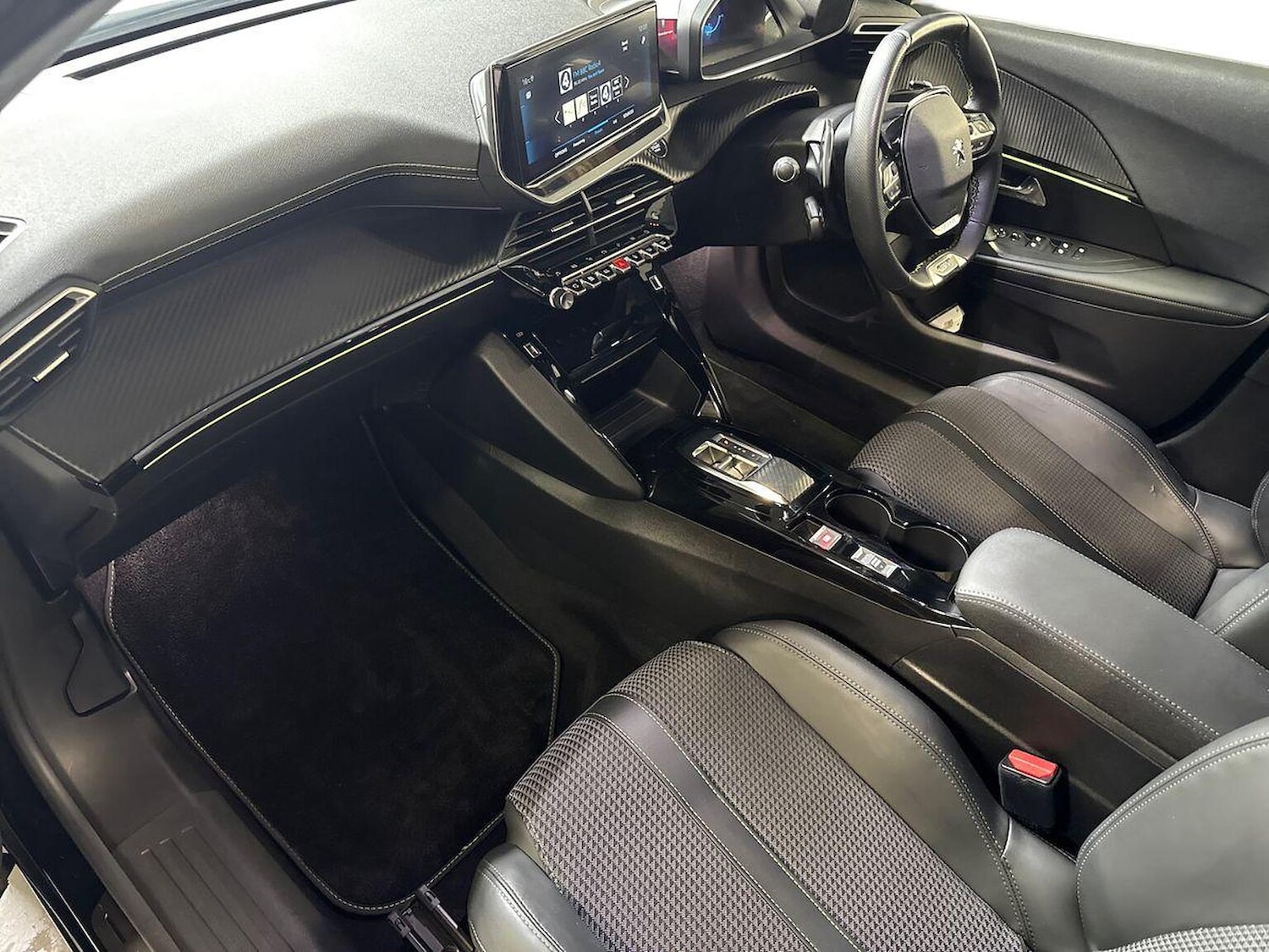 Used Peugeot 2008 2022 for sale - 76785183: Photo 7