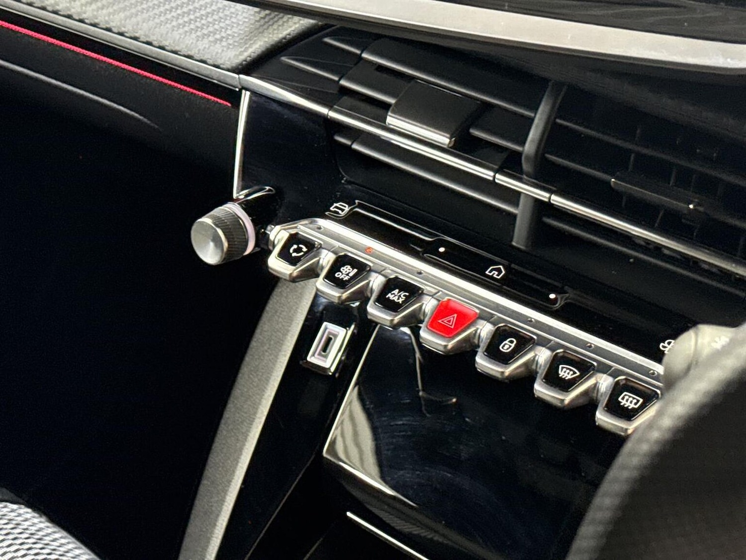 Used Peugeot 208 2024 for sale - 77980060: Photo 12