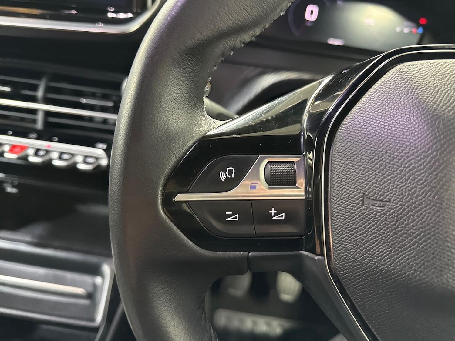 Used Peugeot 2008 2025 for sale - 78193938: Photo 26