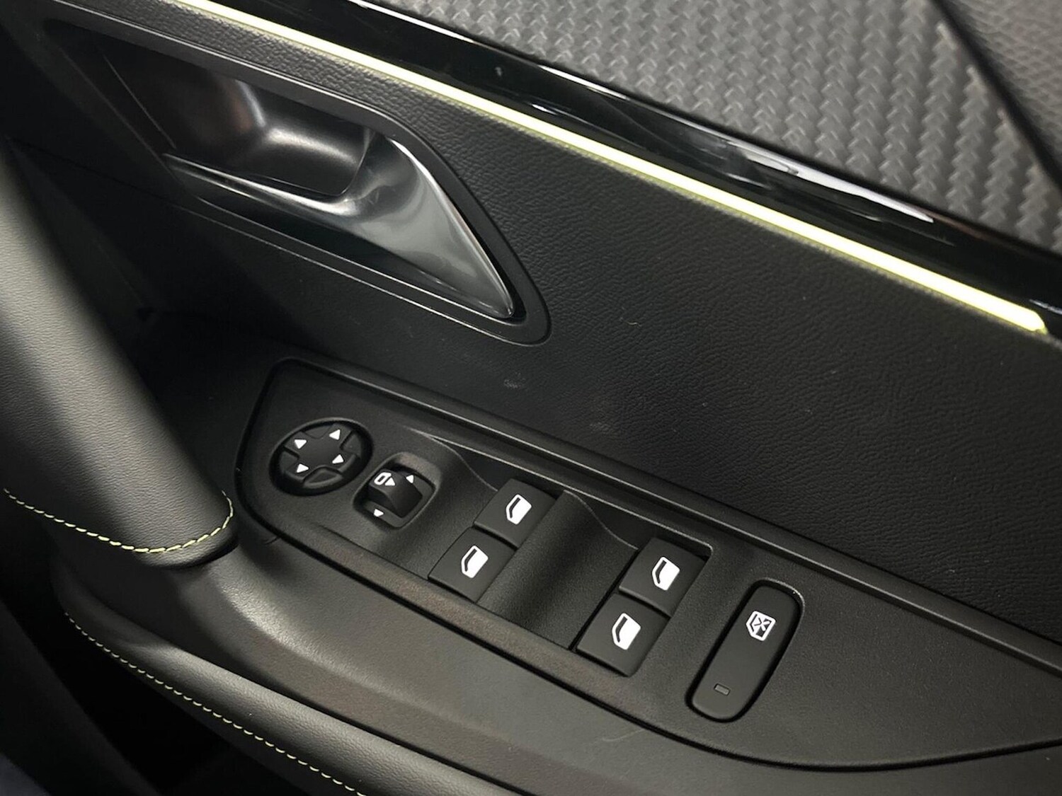 Used Peugeot 2008 2024 for sale - 76830707: Photo 21