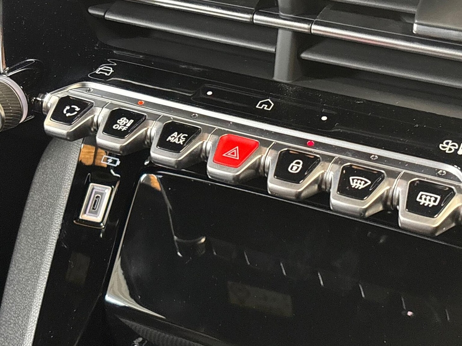 Used Peugeot 2008 2024 for sale - 76830707: Photo 22