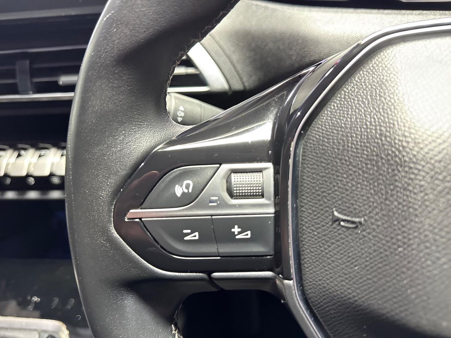 Used Peugeot 3008 2021 for sale - 76611623: Photo 24