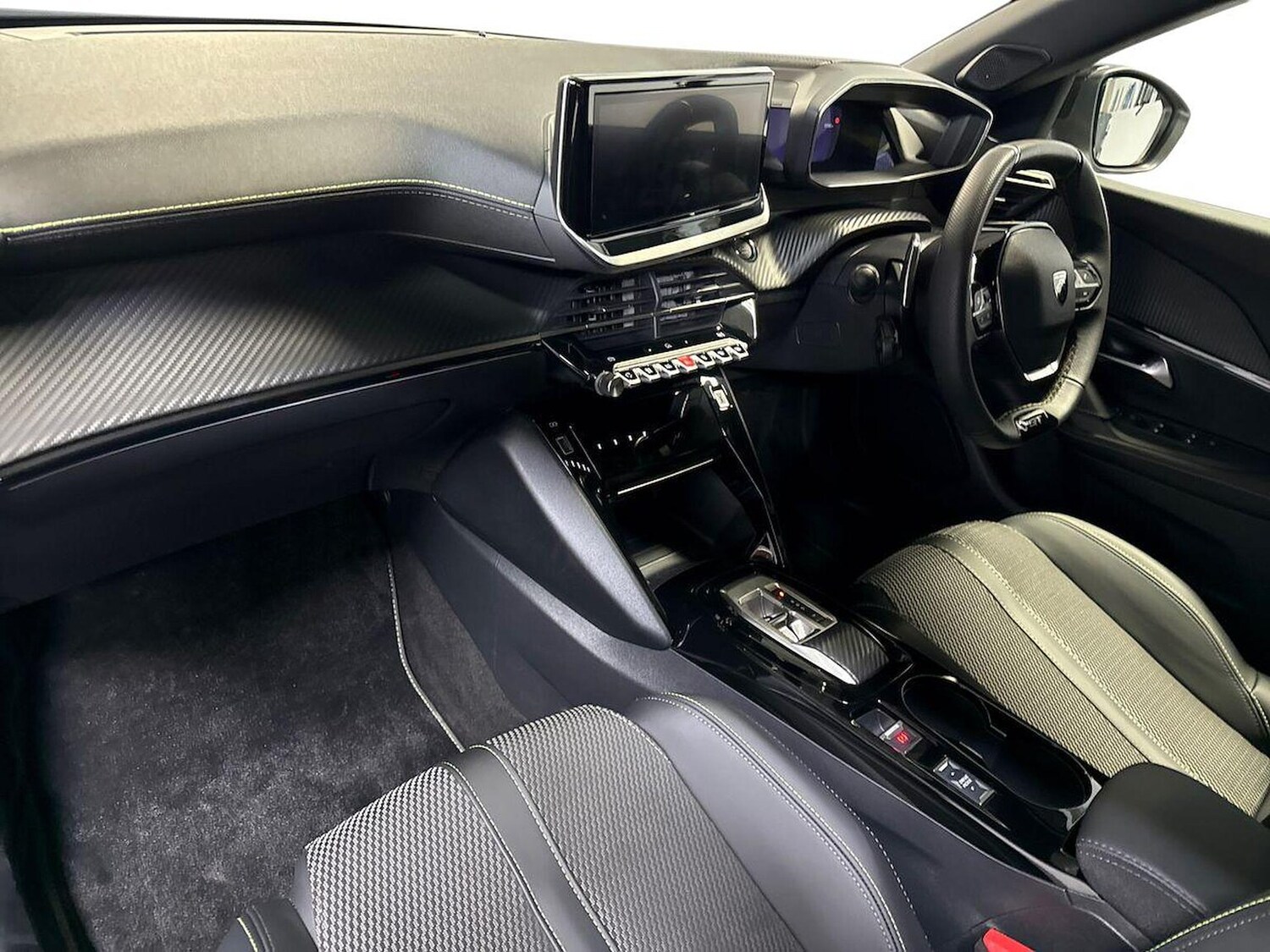 Used Peugeot 2008 2025 for sale - 77616710: Photo 7