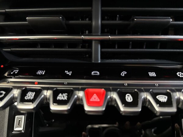 Used Peugeot 2008 2022 for sale - 76236972: Photo 22