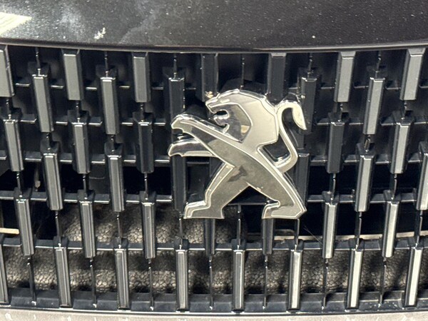 Used Peugeot 2008 2022 for sale - 76236972: Photo 28