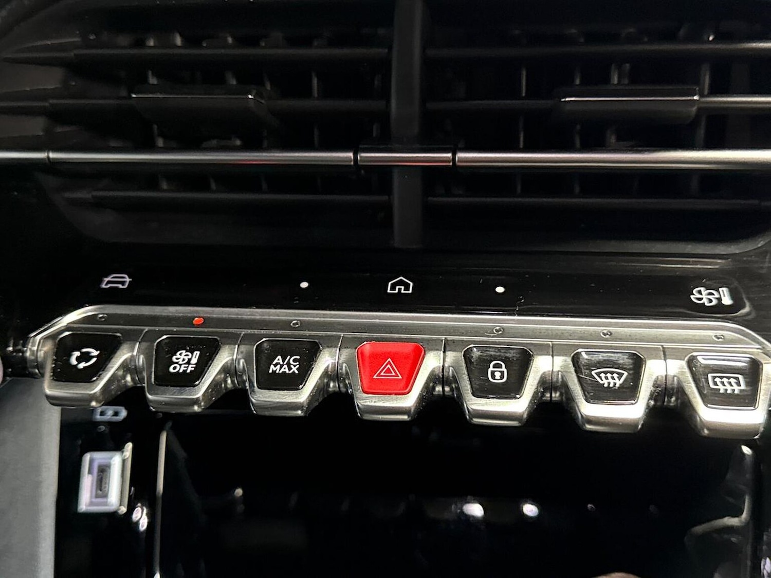 Used Peugeot 2008 2024 for sale - 76670818: Photo 22