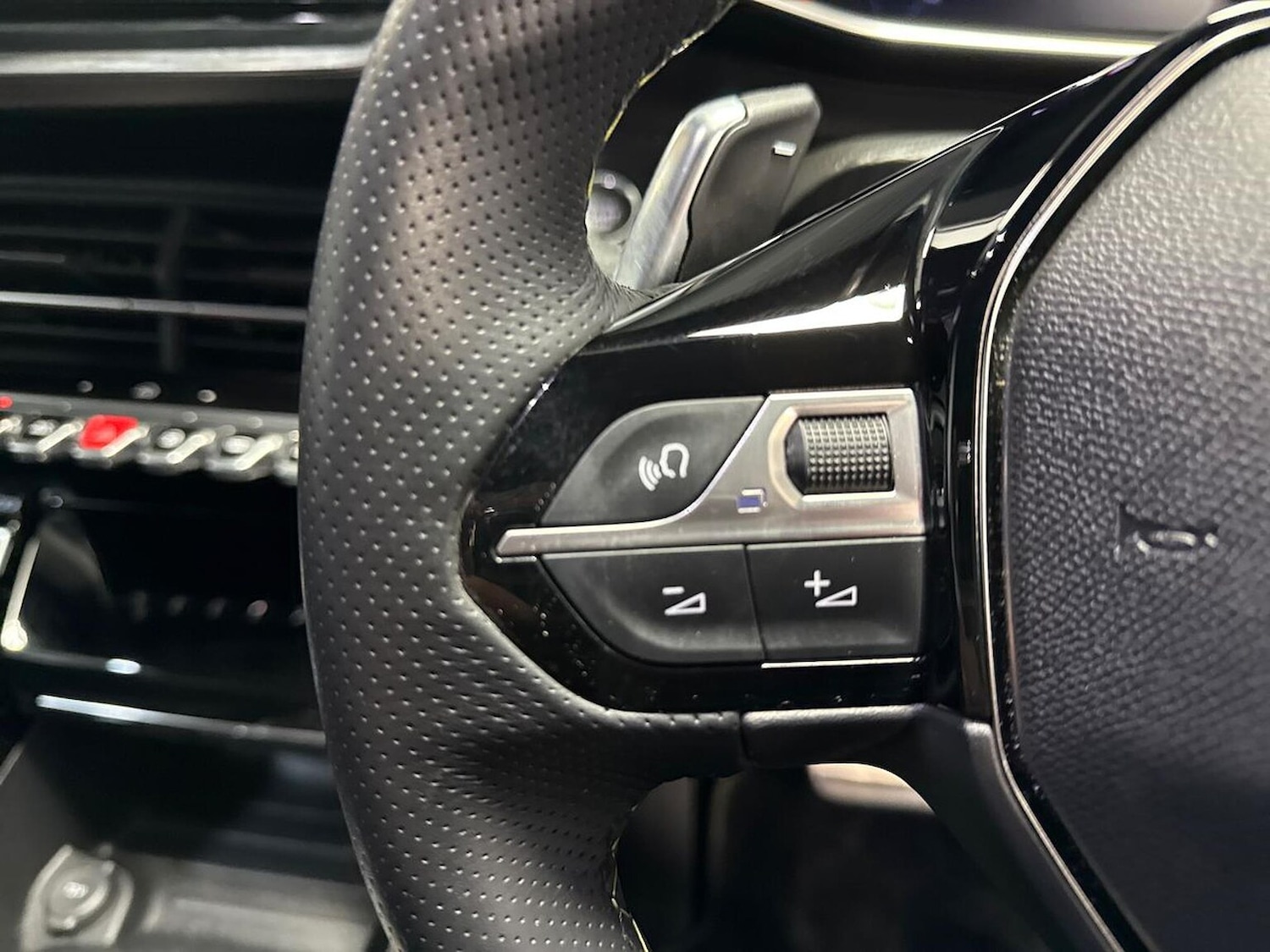 Used Peugeot 2008 2024 for sale - 76670818: Photo 24