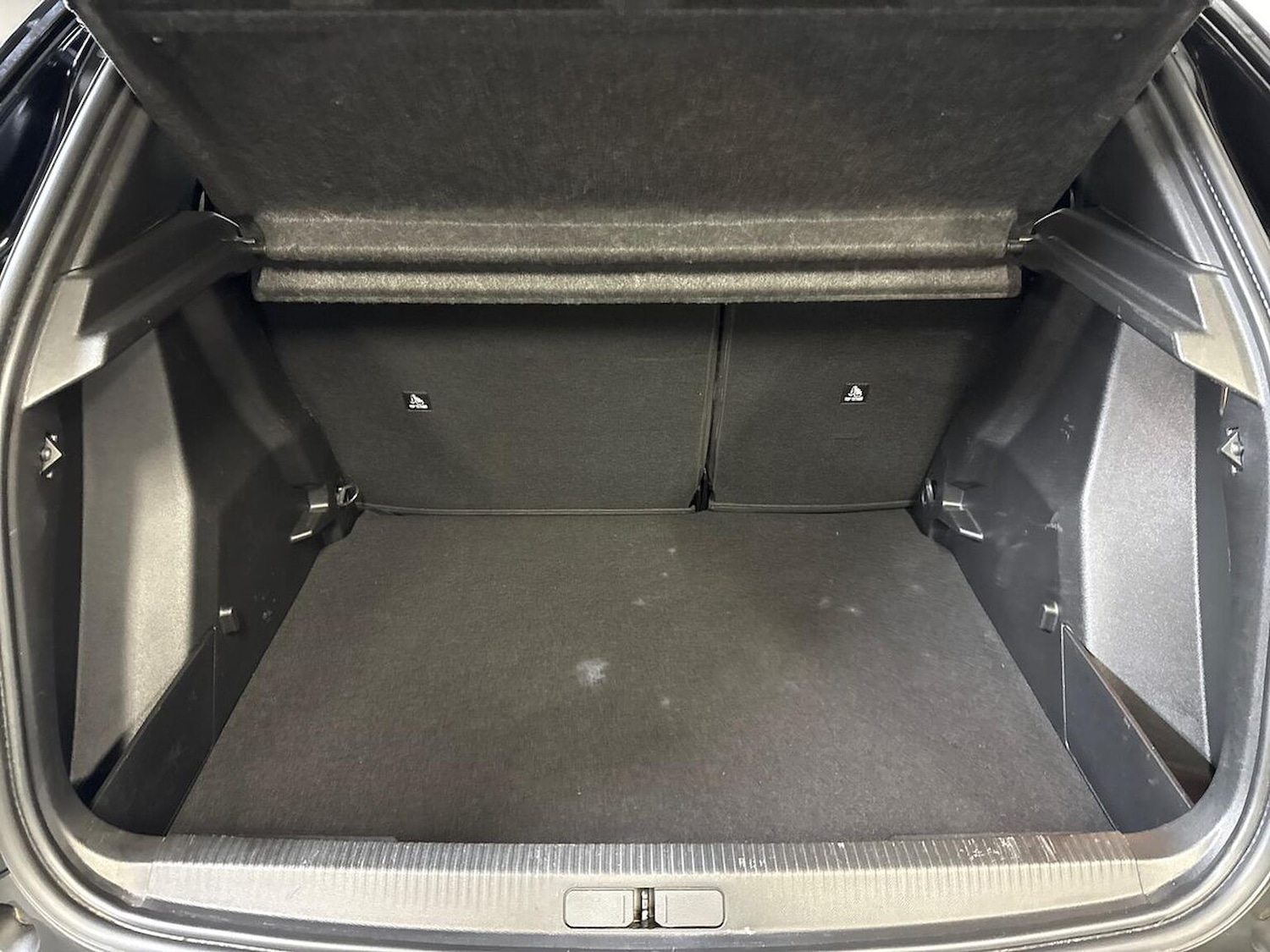 Used Peugeot 2008 2023 for sale - 77001900: Photo 17