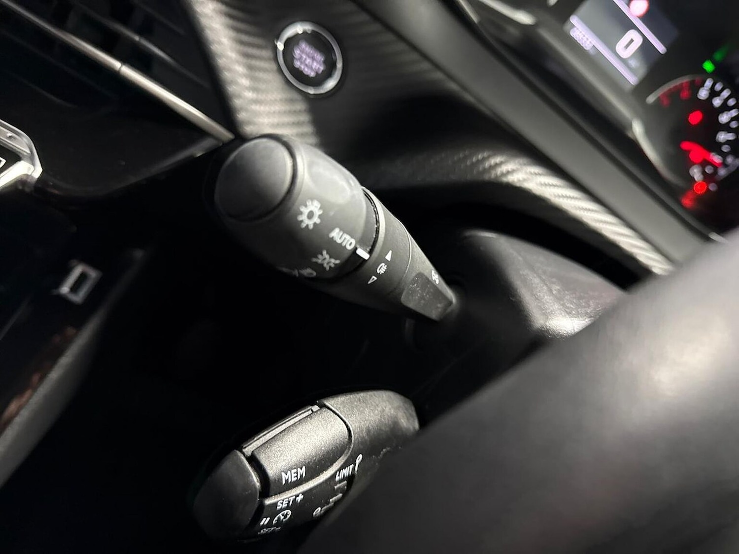 Used Peugeot 2008 2023 for sale - 77001900: Photo 26