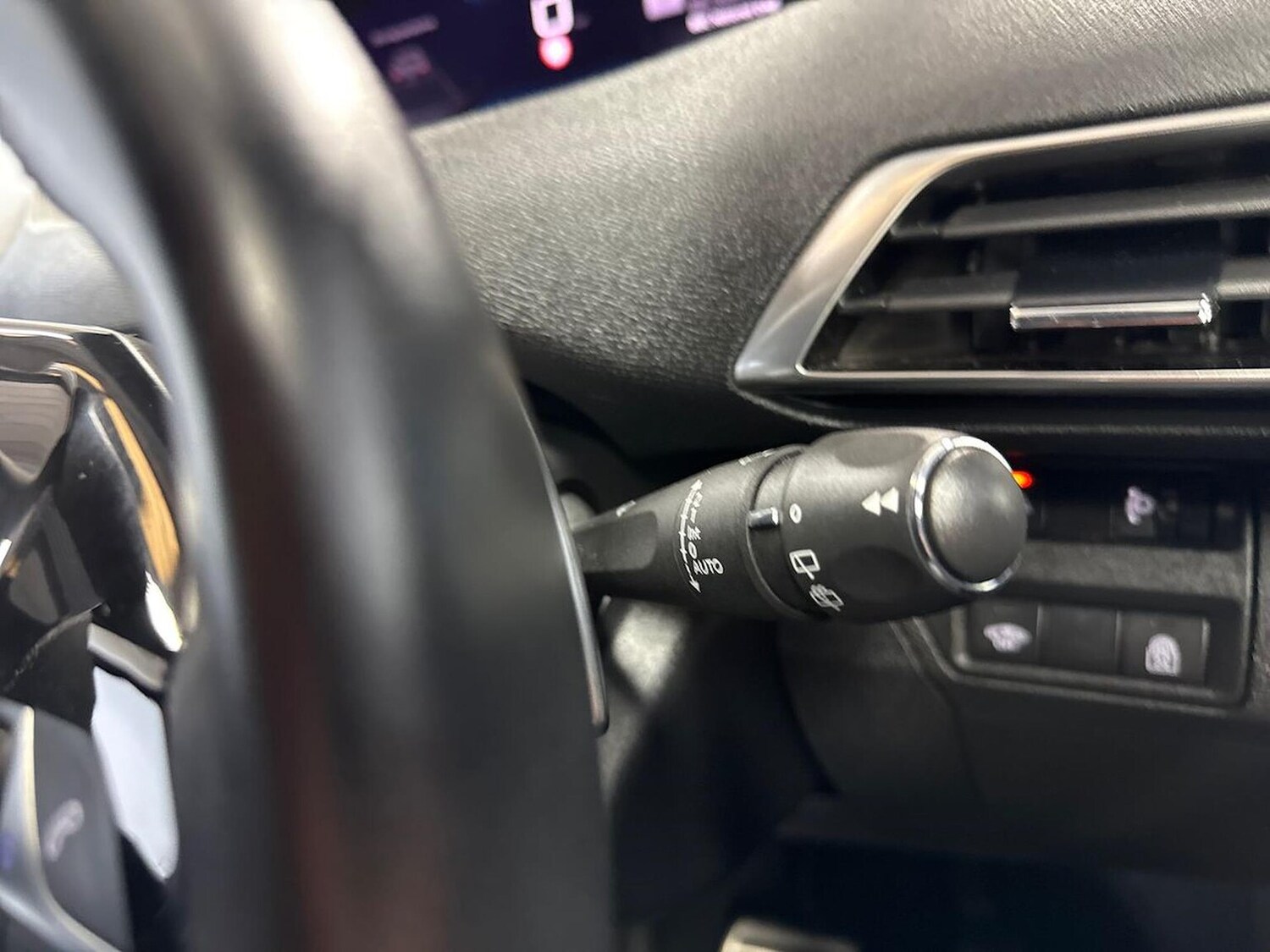 Used Peugeot 3008 2023 for sale - 76076430: Photo 27
