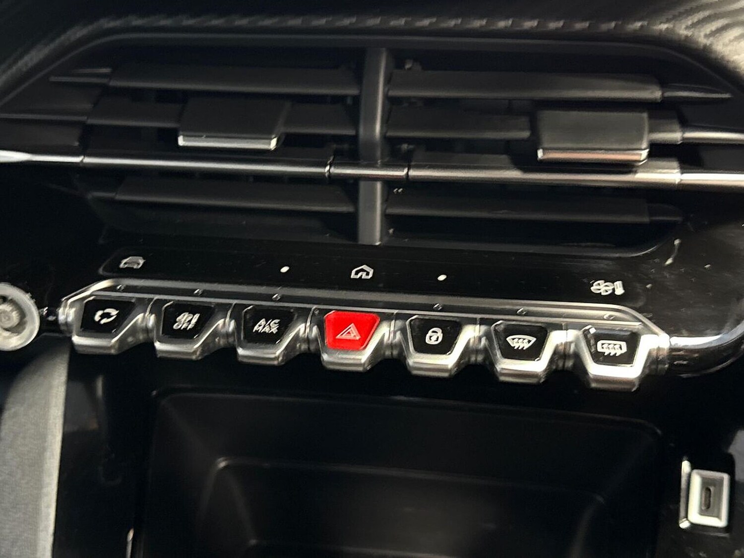 Used Peugeot 2008 2023 for sale - 76300744: Photo 22