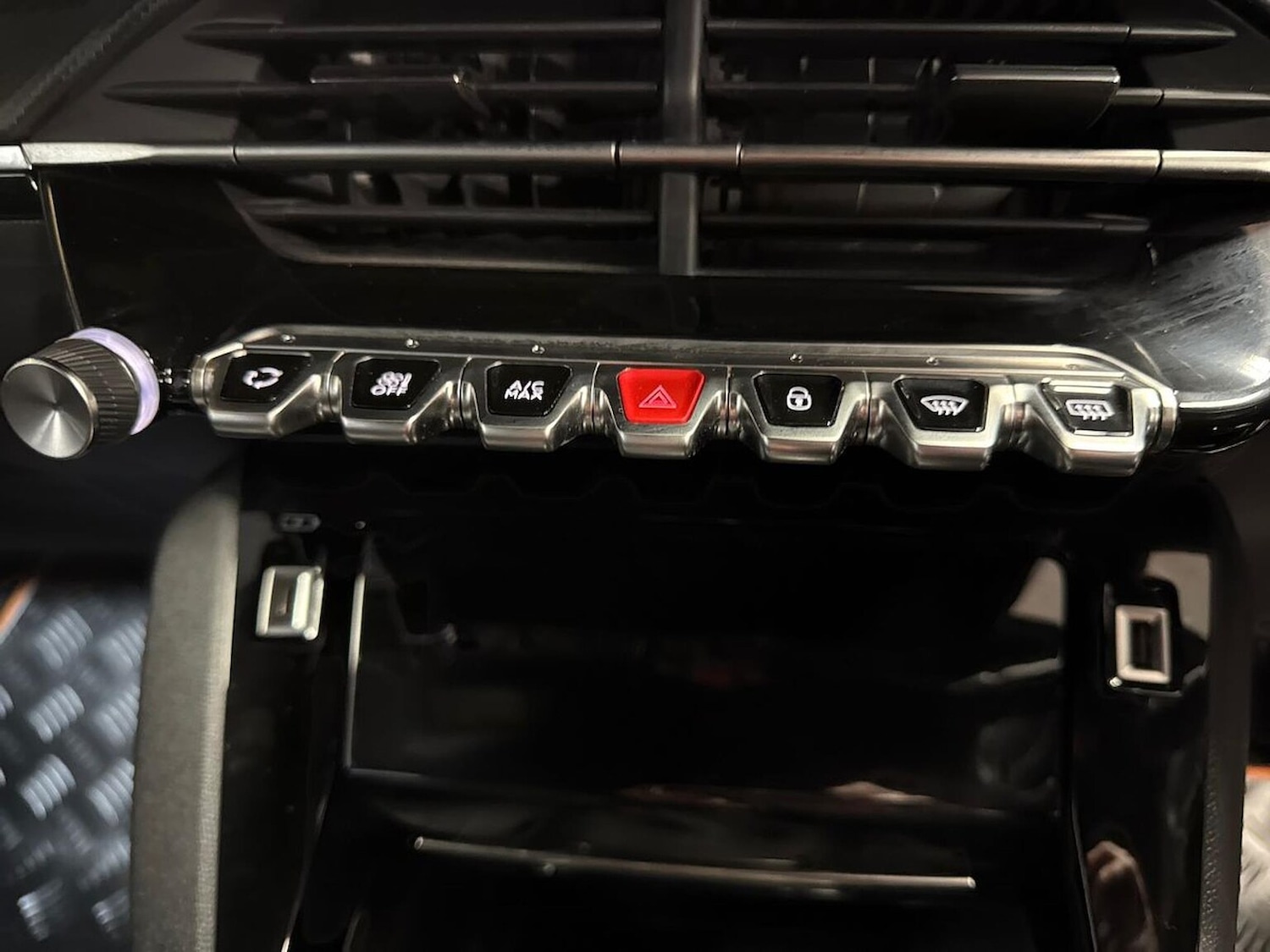 Used Peugeot 2008 2023 for sale - 76403433: Photo 12