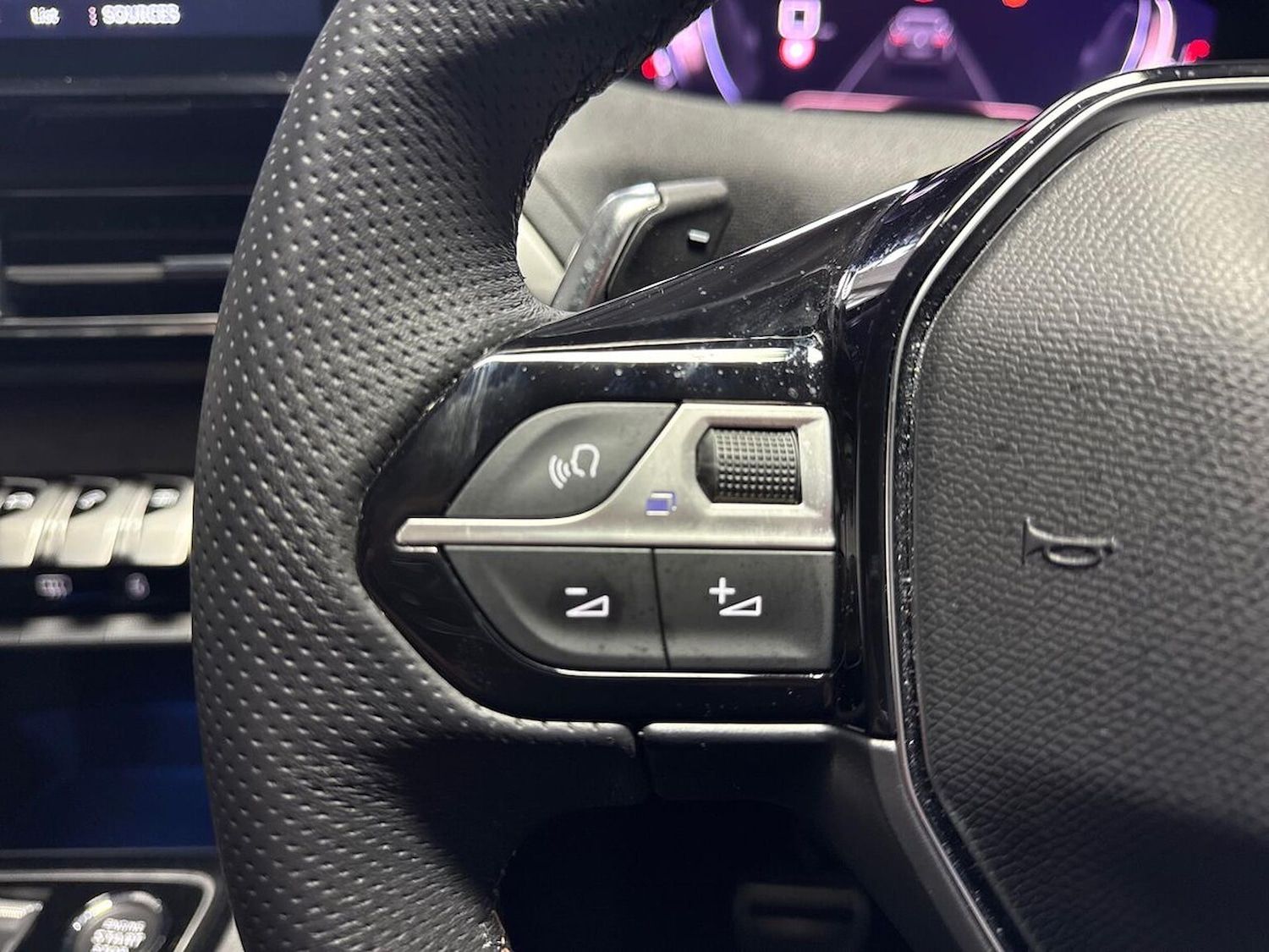 Used Peugeot 3008 2024 for sale - 77707393: Photo 25