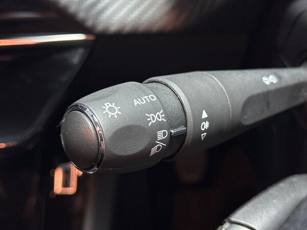 Used Peugeot 208 2021 for sale - 76231719: Photo 27