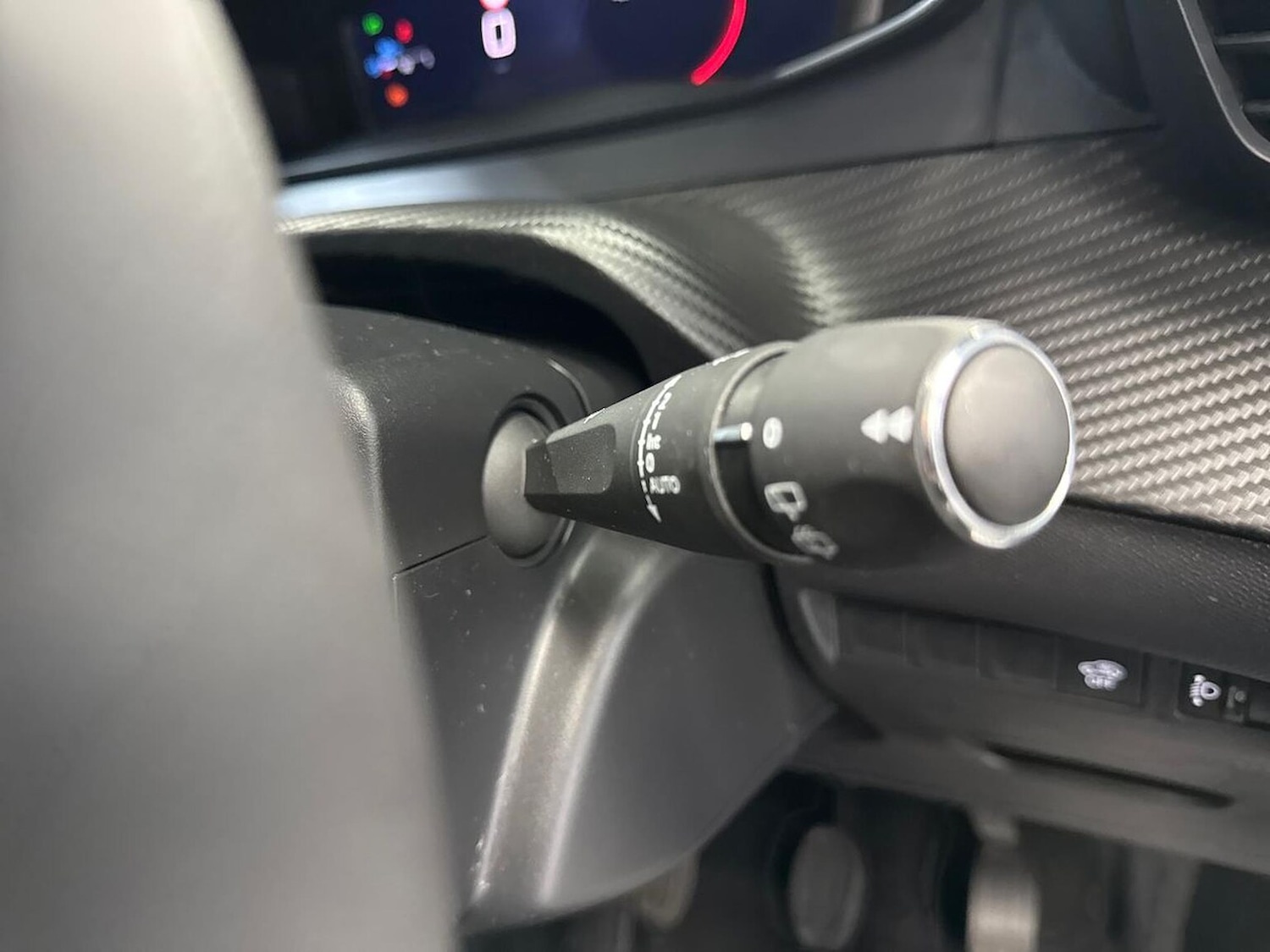 Used Peugeot 2008 2023 for sale - 76352482: Photo 27