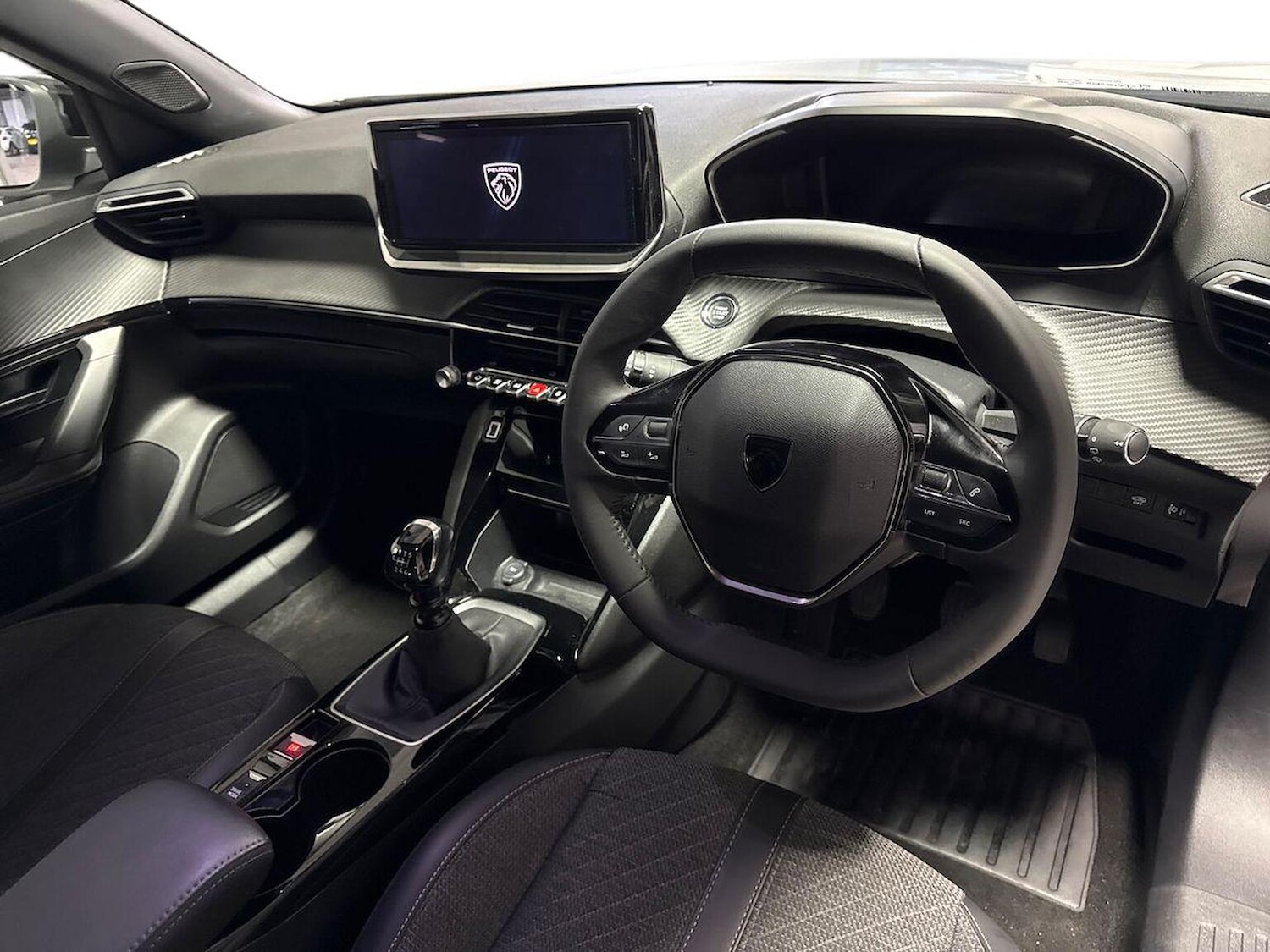 Used Peugeot 2008 2023 for sale - 76352482: Photo 8
