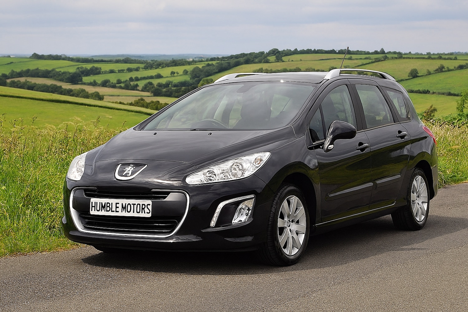 Used Peugeot 308 2011 for sale - 76762610: Photo 1