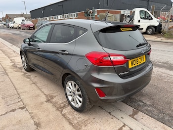 Used Ford Fiesta 2018 for sale - 77634737: Photo