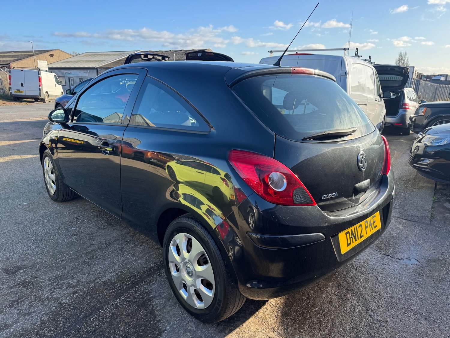 Used Vauxhall Corsa 2012 for sale - 76594766: Photo 4