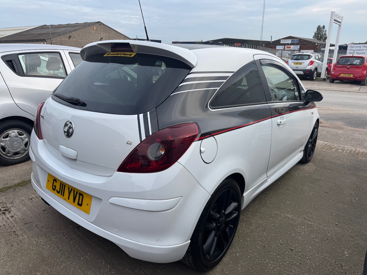 Used Vauxhall Corsa 2011 for sale - 76159672: Photo 4