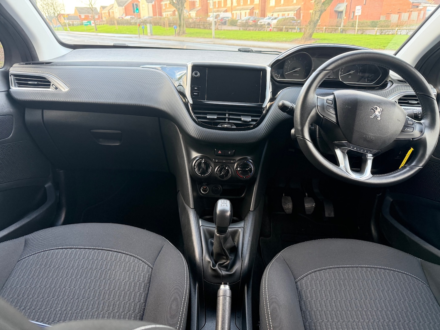 Used Peugeot 208 2018 for sale - 77100604: Photo 9