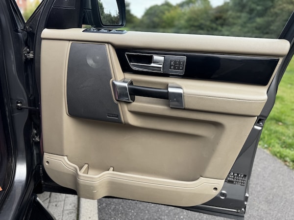 Used Land Rover Discovery 4 2010 for sale - 75836275: Photo 26
