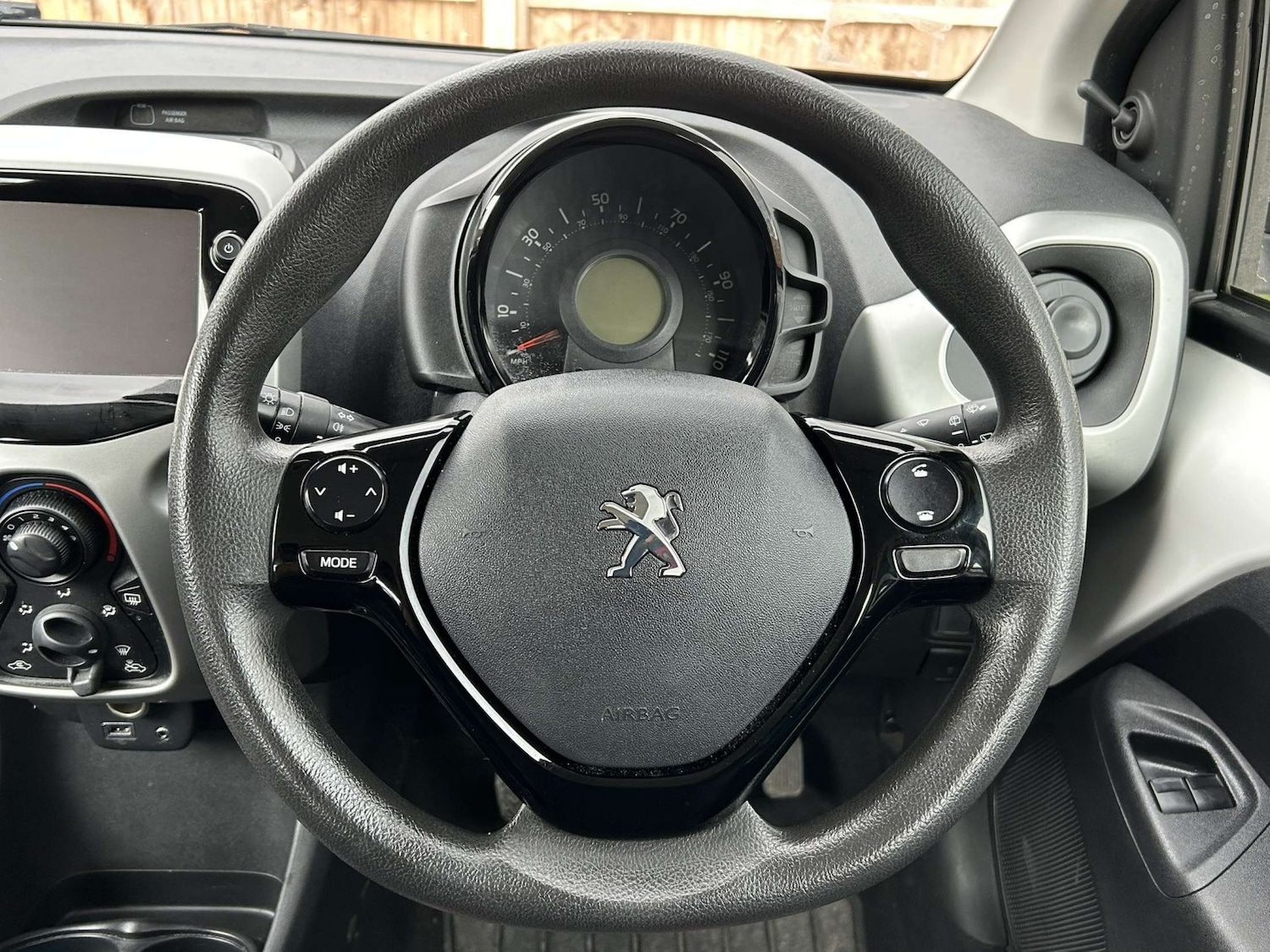Used Peugeot 108 2014 for sale - 76149257: Photo 15