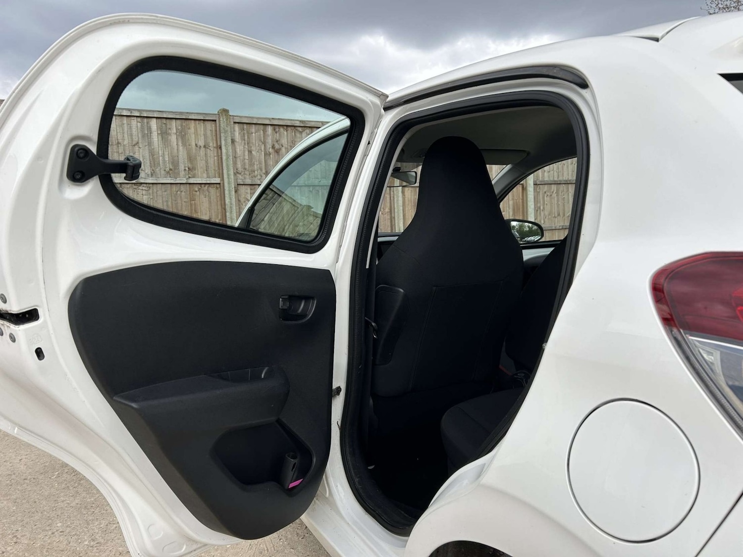 Used Peugeot 108 2014 for sale - 76149257: Photo 19