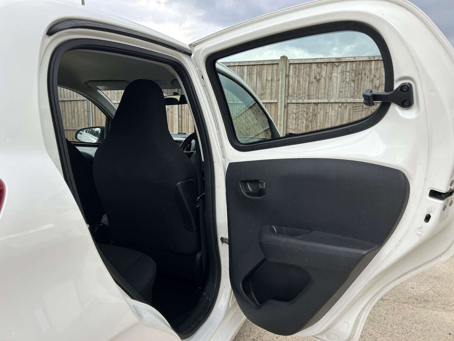Used Peugeot 108 2014 for sale - 76149257: Photo 21