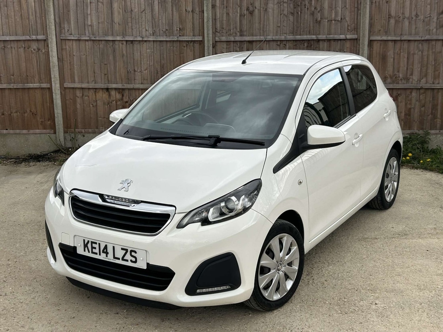 Used Peugeot 108 2014 for sale - 76149257: Photo 25