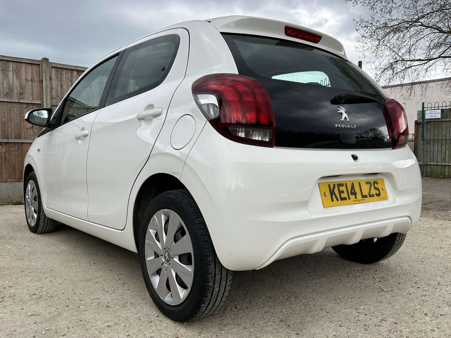 Used Peugeot 108 2014 for sale - 76149257: Photo 27