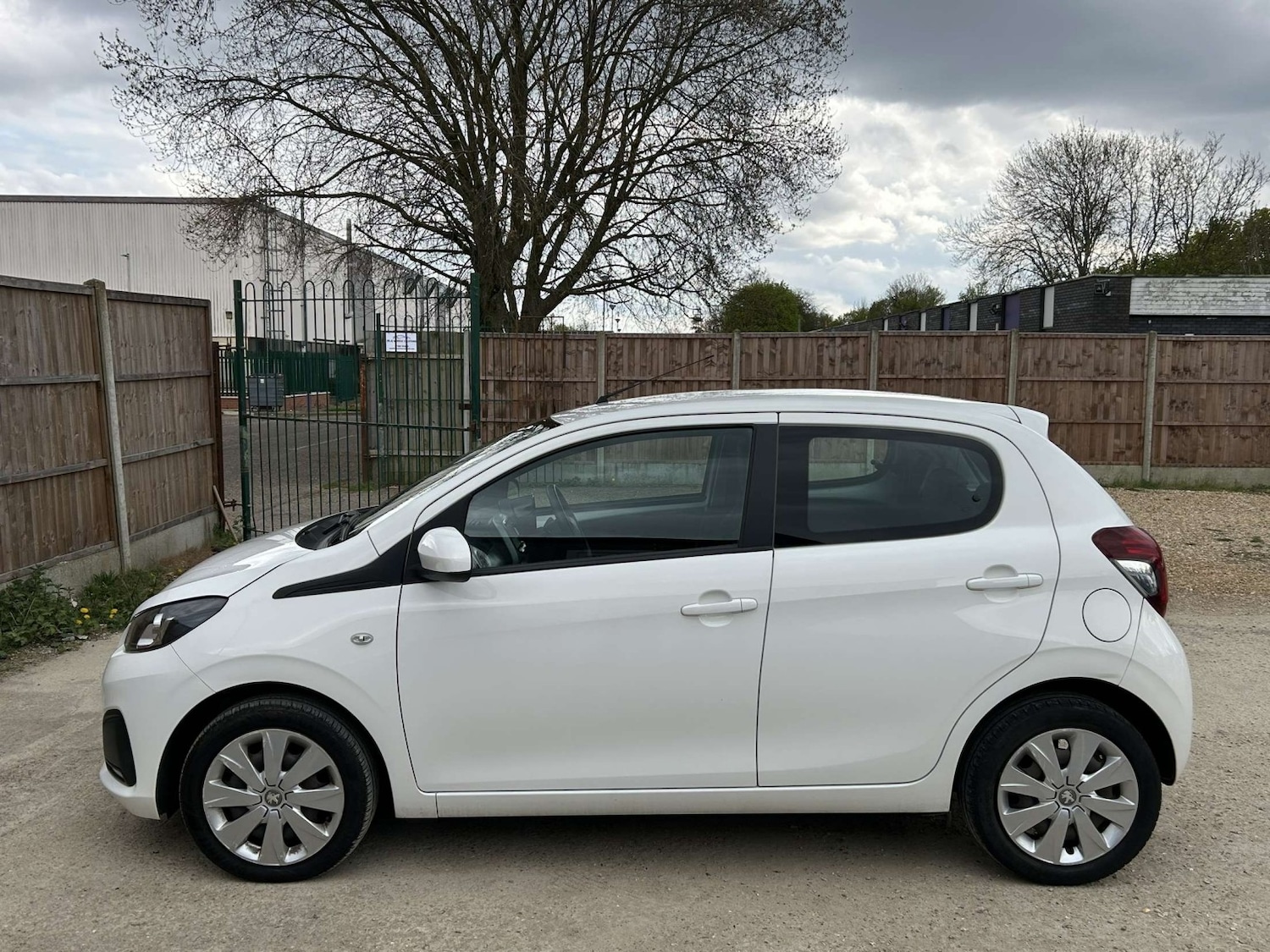 Used Peugeot 108 2014 for sale - 76149257: Photo 6