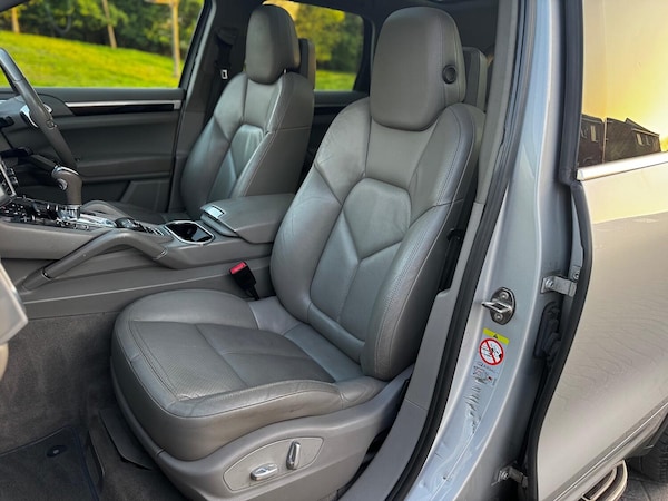 Used Porsche Cayenne 2011 for sale - 75151575: Photo 12