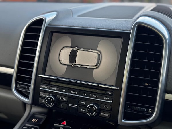Used Porsche Cayenne 2011 for sale - 75151575: Photo 16
