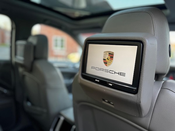 Used Porsche Cayenne 2011 for sale - 75151575: Photo 29