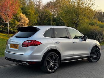 Used Porsche Cayenne 2011 for sale - 75151575: Photo