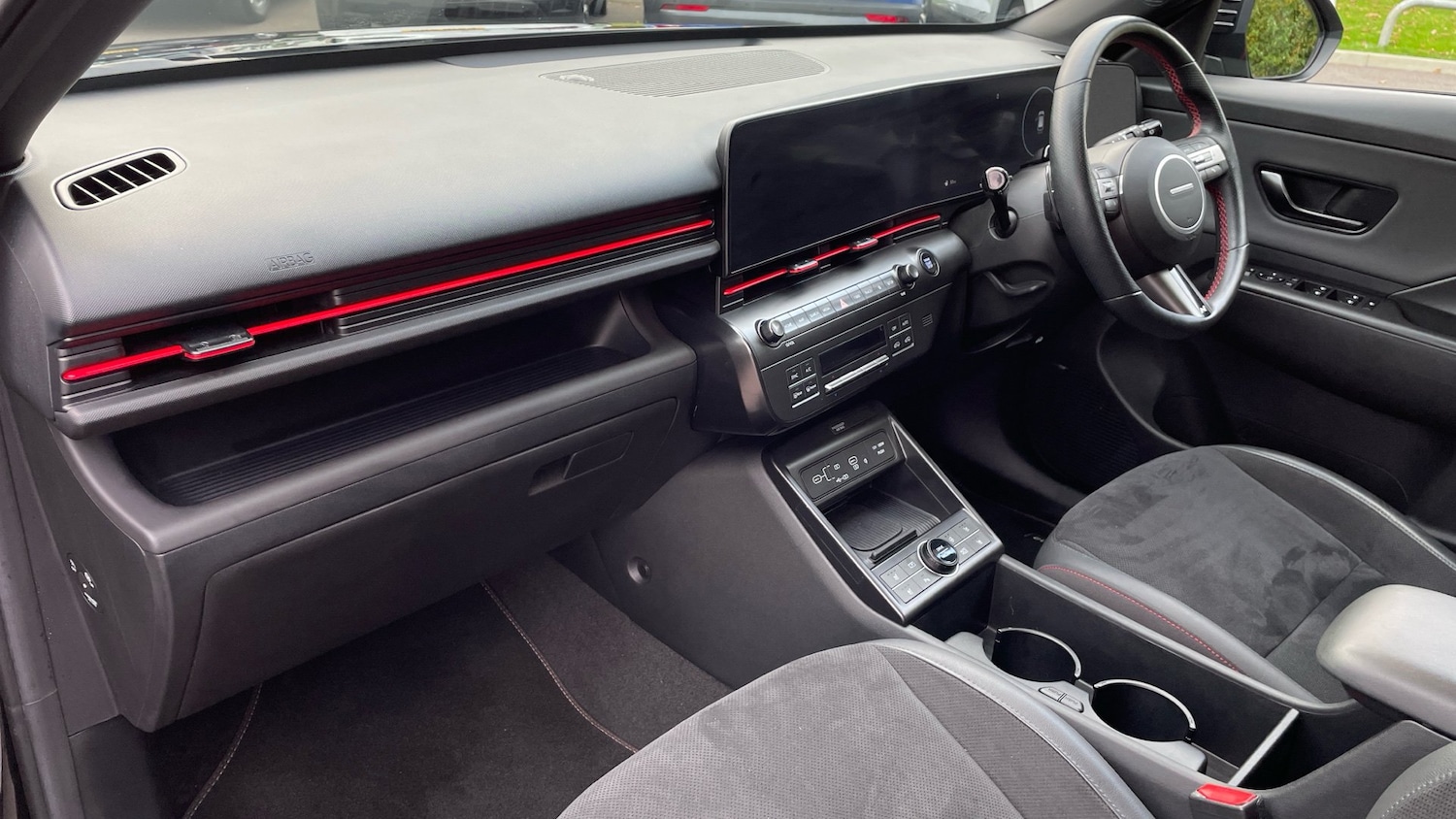 Used Hyundai KONA 2023 for sale - 76676543: Photo 2