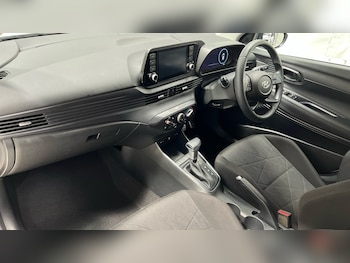 Used Hyundai BAYON 2024 for sale - 76677277: Photo