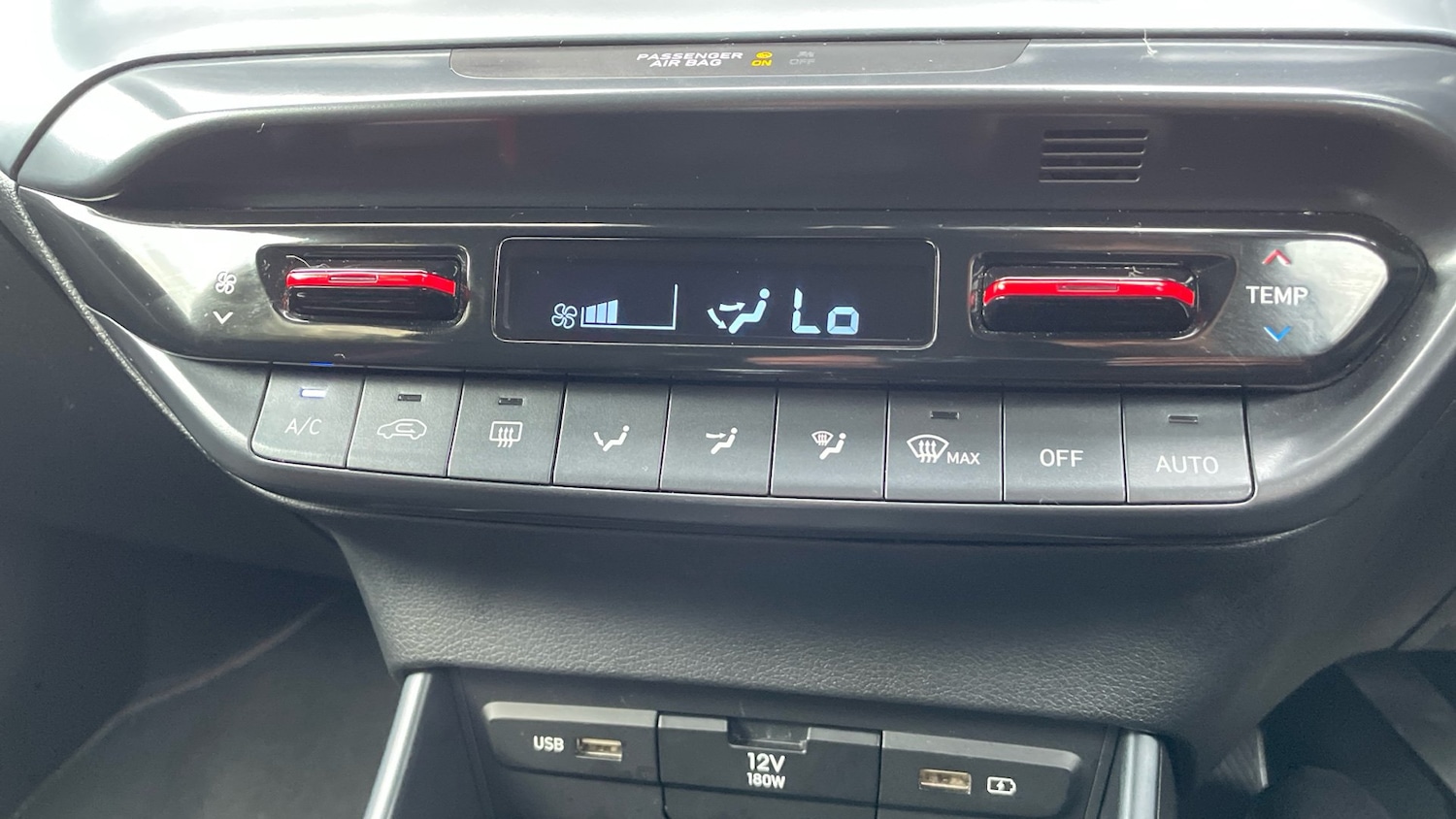 Used Hyundai i20 2023 for sale - 76675700: Photo 23